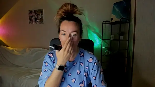 RebeccaMartinez online show from 11/24/25, 08:36