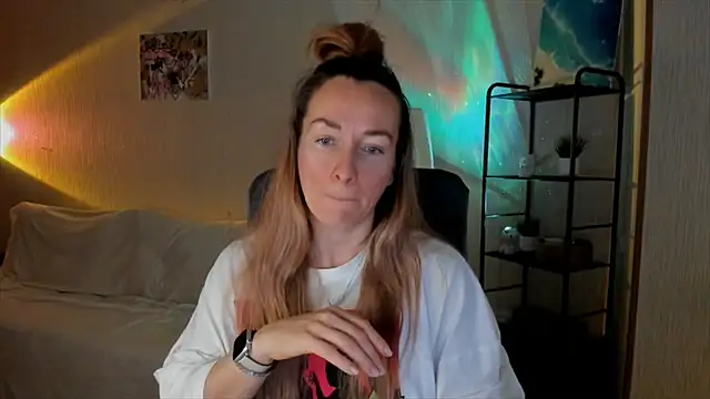 RebeccaMartinez online show from 12/19/25, 10:11