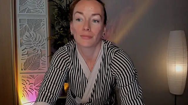 RebeccaMartinez online show from 06/03/26, 09:12