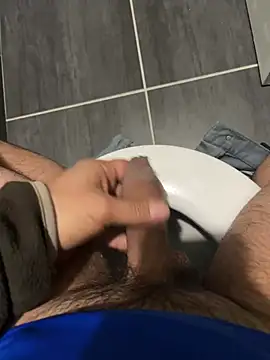 Snapshot of mattexhibe chatting on 03/08/25, 11:18 mattexhibe online show from 03/08/25, 11:18