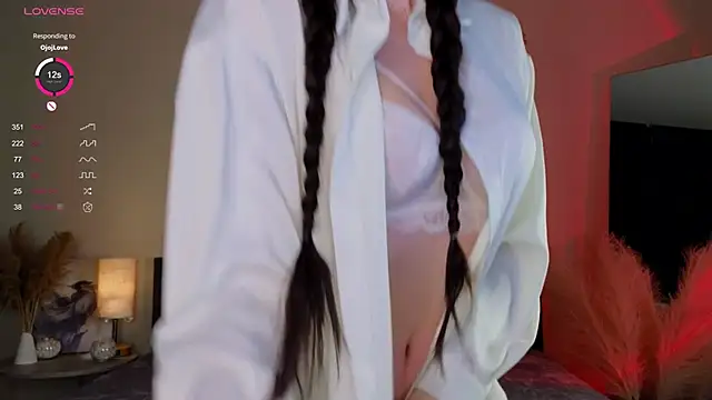 AuroraMari online show from 02/28/25, 11:23