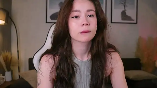 AuroraMari online show from 12/17/25, 11:22