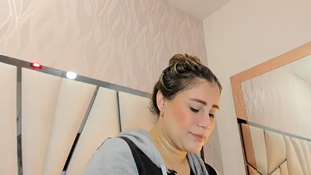 kimberly7  online show from 10/30/25, 11:44