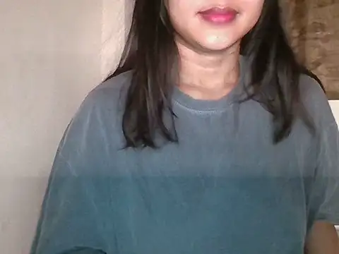Snapshot of _smiling4u_ chatting on 07/17/26, 05:40 smiling4u online show from 07/17/26, 05:40