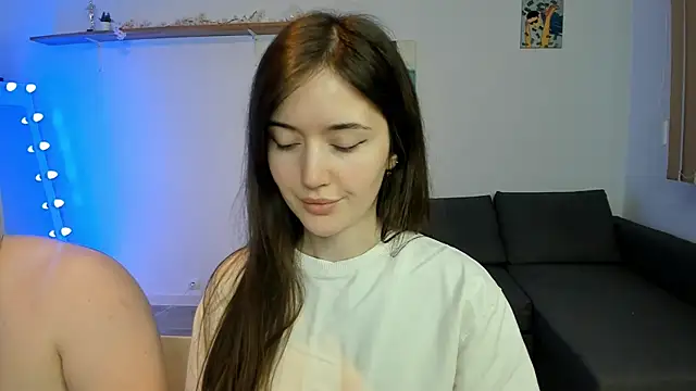 Snapshot of PollyFlame chatting on 04/02/26, 08:39 PollyFlame online show from 04/02/26, 08:39