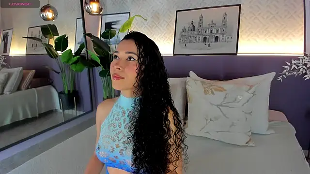 Snapshot of susan_cute198 chatting on 12/20/25, 12:01 susan cute198 online show from 12/20/25, 12:01