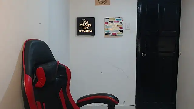 Liamiler01  online show from 10/22/25, 12:38