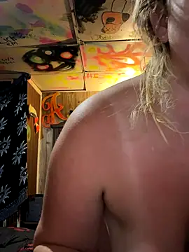 Snapshot of TrashleyRosebud chatting on 11/03/25, 02:51 TrashleyRosebud online show from 11/03/25, 02:51