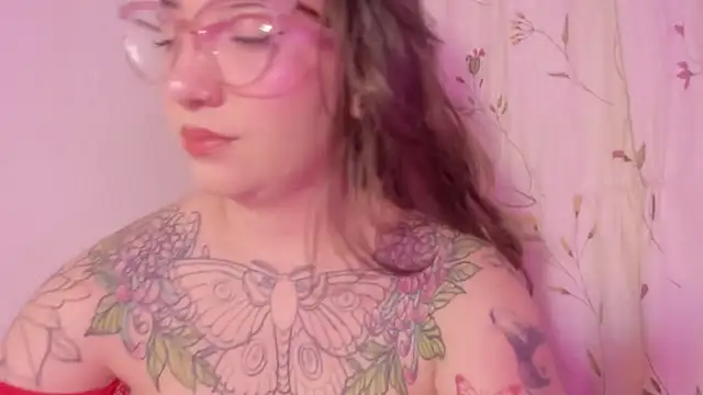 Snapshot of DEVA_BLUE_ chatting on 09/26/25, 04:05 DEVA BLUE  online show from 09/26/25, 04:05