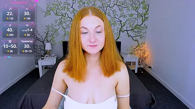 Snapshot of JeannieFox_ chatting on 12/06/24, 11:44 JeannieFox online show from 12/06/24, 11:44