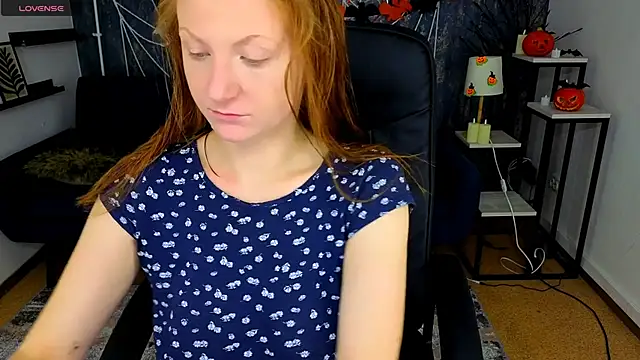 Snapshot of JeannieFox_ chatting on 10/18/25, 06:16 JeannieFox online show from 10/18/25, 06:16