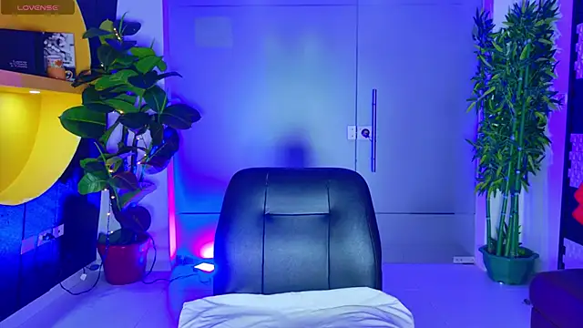 MalaikaBrown online show from 10/17/25, 12:19