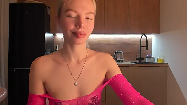 Snapshot of Olivia_Bells chatting on 02/25/25, 08:51 Olivia Bells online show from 02/25/25, 08:51