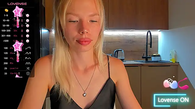 Snapshot of Olivia_Bells chatting on 09/08/25, 10:09 Olivia Bells online show from 09/08/25, 10:09