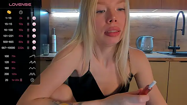 Olivia Bells online show from 05/17/26, 09:22