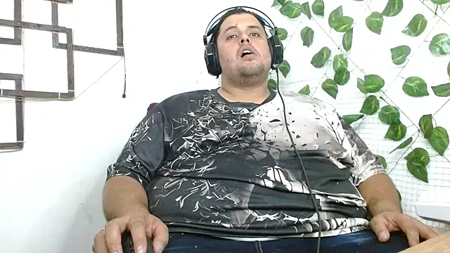 Snapshot of altairstudiosvip_ chatting on 09/14/25, 12:32 altairstudiosvip online show from 09/14/25, 12:32