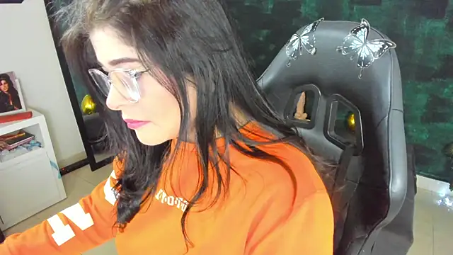 BellaFlaming online show from 12/20/24, 11:00