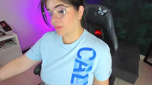 BellaFlaming online show from 01/16/25, 04:39