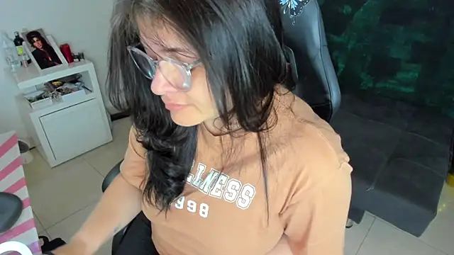 BellaFlaming online show from 01/24/25, 11:48