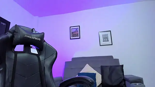 BellaFlaming online show from 02/11/25, 04:56