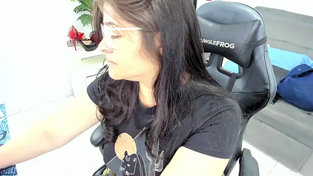 BellaFlaming online show from 02/25/25, 11:08