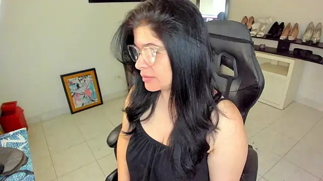 BellaFlaming online show from 04/27/26, 10:35