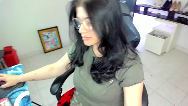 BellaFlaming online show from 04/29/26, 11:14