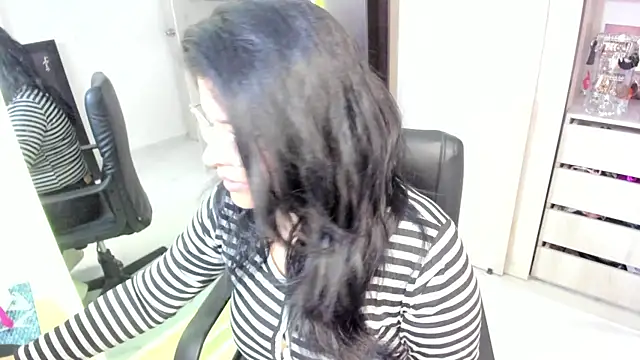 BellaFlaming online show from 06/09/26, 10:27