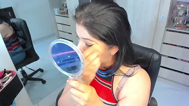 BellaFlaming online show from 06/26/26, 11:58