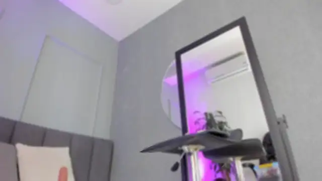 Snapshot of babepolly chatting on 09/28/25, 10:42 babepolly online show from 09/28/25, 10:42