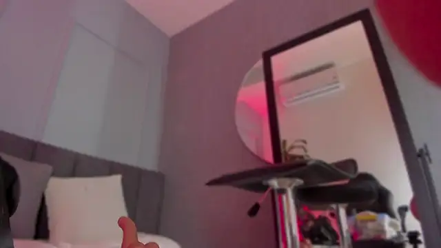 Snapshot of babepolly chatting on 11/24/25, 10:48 babepolly online show from 11/24/25, 10:48