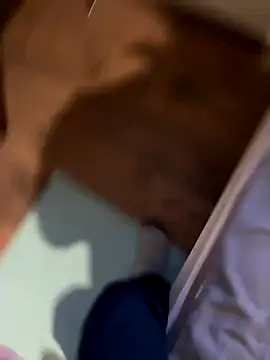 Snapshot of vanjbi45 chatting on 11/05/25, 06:13 vanjbi45 online show from 11/05/25, 06:13