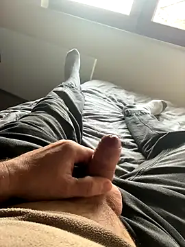 Snapshot of vanjbi45 chatting on 12/03/25, 02:26 vanjbi45 online show from 12/03/25, 02:26