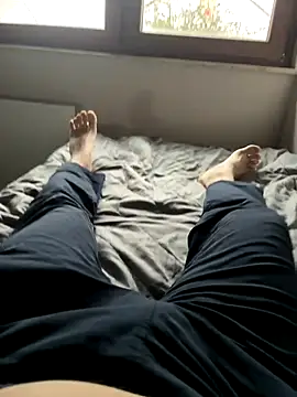 Snapshot of vanjbi45 chatting on 12/14/25, 08:41 vanjbi45 online show from 12/14/25, 08:41