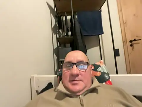 Snapshot of vanjbi45 chatting on 01/08/26, 05:48 vanjbi45 online show from 01/08/26, 05:48