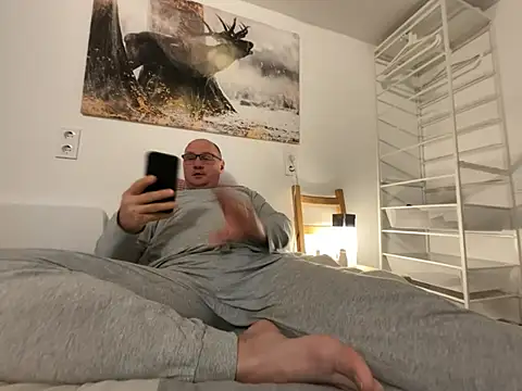 Snapshot of vanjbi45 chatting on 02/15/26, 06:54 vanjbi45 online show from 02/15/26, 06:54