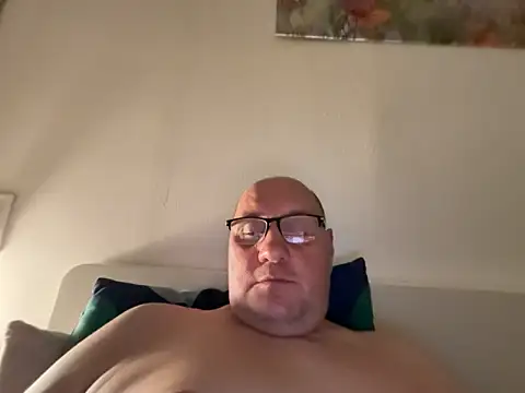 Snapshot of vanjbi45 chatting on 03/07/26, 08:39 vanjbi45 online show from 03/07/26, 08:39