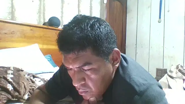 Snapshot of ELVERGON43267 chatting on 04/08/26, 02:44 ELVERGON43267 online show from 04/08/26, 02:44