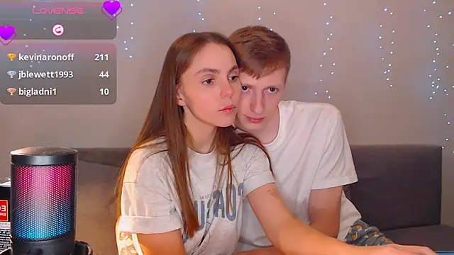 juliaanddima online show from 03/03/25, 09:37