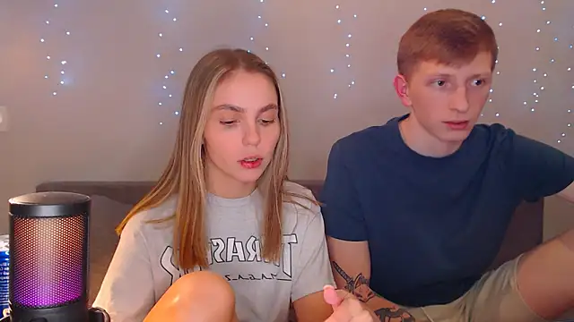 juliaanddima online show from 03/18/25, 09:10