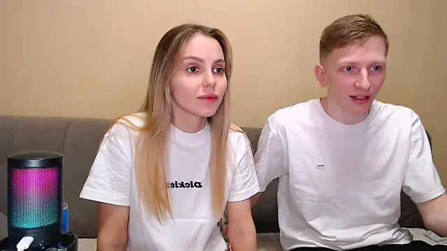 juliaanddima online show from 03/04/26, 11:00