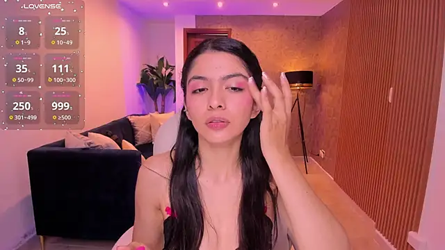 miiaa evans online show from 10/22/25, 10:48