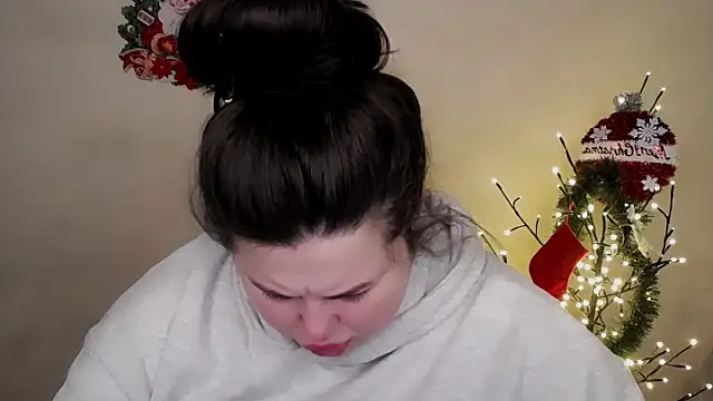 Emily Mo online show from 12/17/25, 06:52