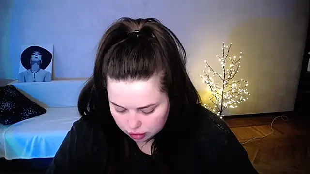 Emily Mo online show from 06/03/26, 06:05