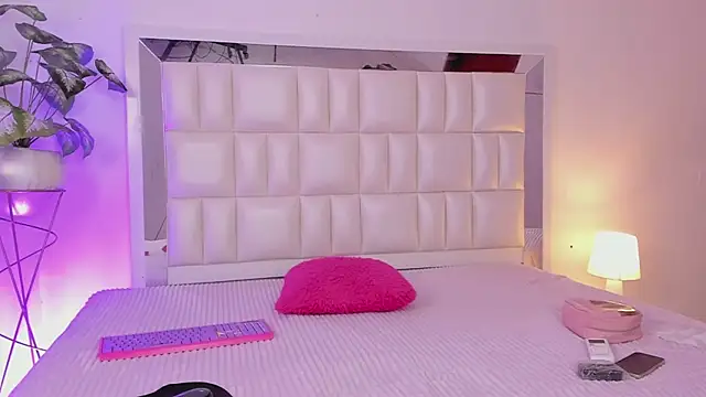 Snapshot of Anais_aradia chatting on 12/31/24, 05:33 Anais aradia online show from 12/31/24, 05:33