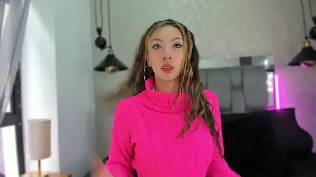 mia thompsonn  online show from 05/12/26, 02:03