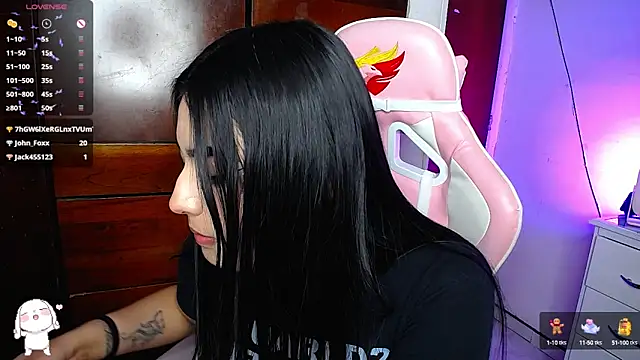 Snapshot of eva_six chatting on 12/04/24, 11:35 eva six online show from 12/04/24, 11:35