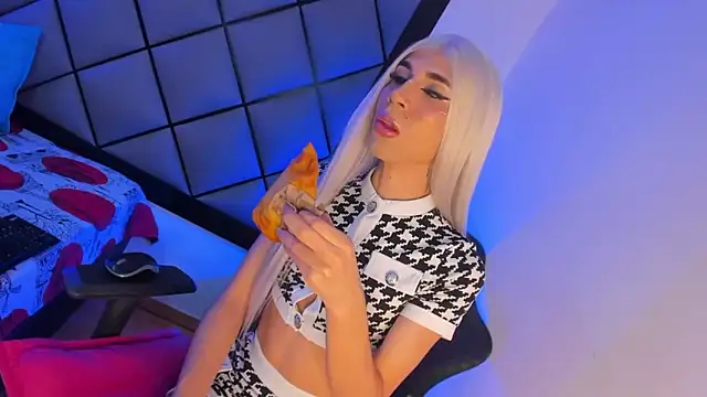 GeorginaCute  online show from 11/29/25, 12:30