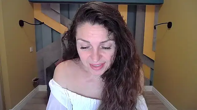 EllaLong online show from 12/15/24, 12:28