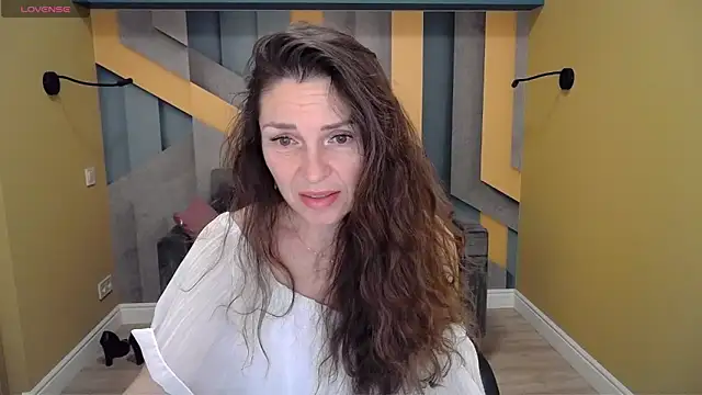 EllaLong online show from 01/12/25, 12:33